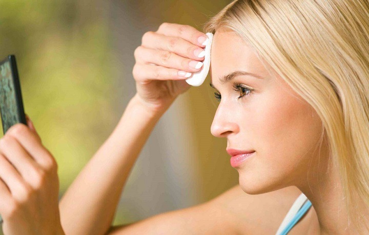  cách-dùng-dầu-tẩy-trang-the-face-shop