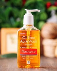SUA-RUA-MAT-NEUTROGENA-TRI-MUN